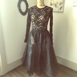 💋WILL SHIP IN TIME FOR HALLOWEEN! NWT lace dress